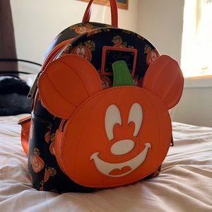 Pumpkin Halloween Mickey Loungefly glow in the dark backpack